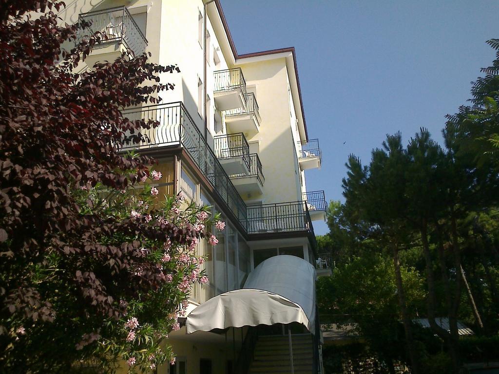 Hotel Augustus Морской Милан Экстерьер фото