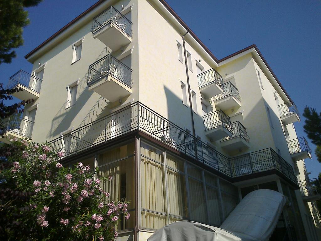 Hotel Augustus Морской Милан Экстерьер фото